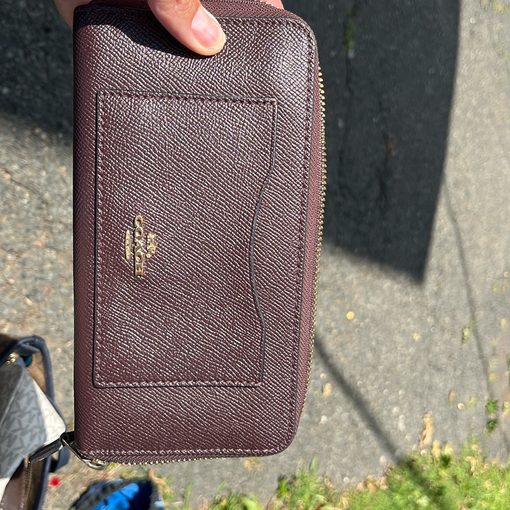 Dark Brown leather COACH wallet - barely used!